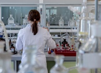 Ile lat ma lekarz po specjalizacji?